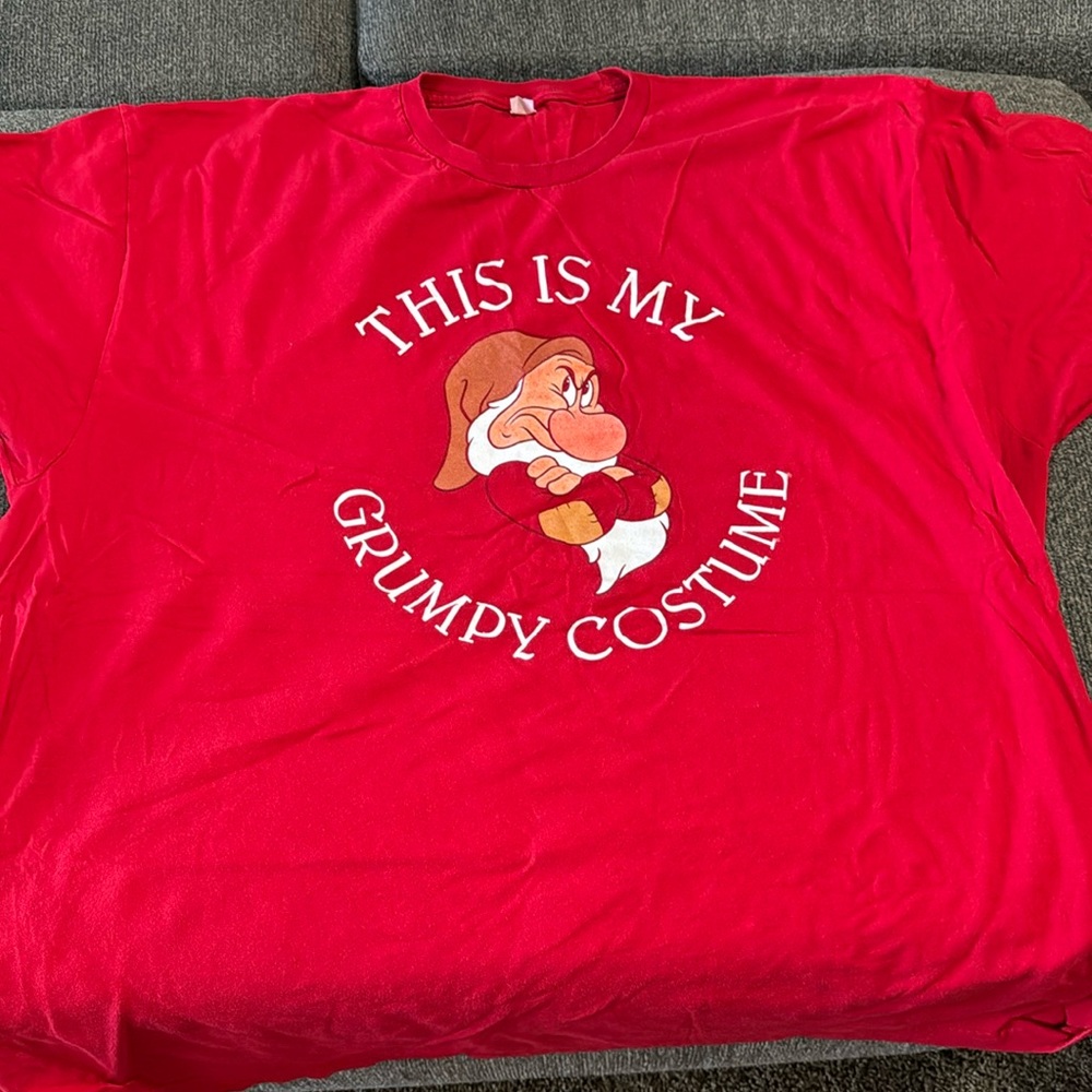 This is my Grumpy tshirt . Tag cut but size is XXXL